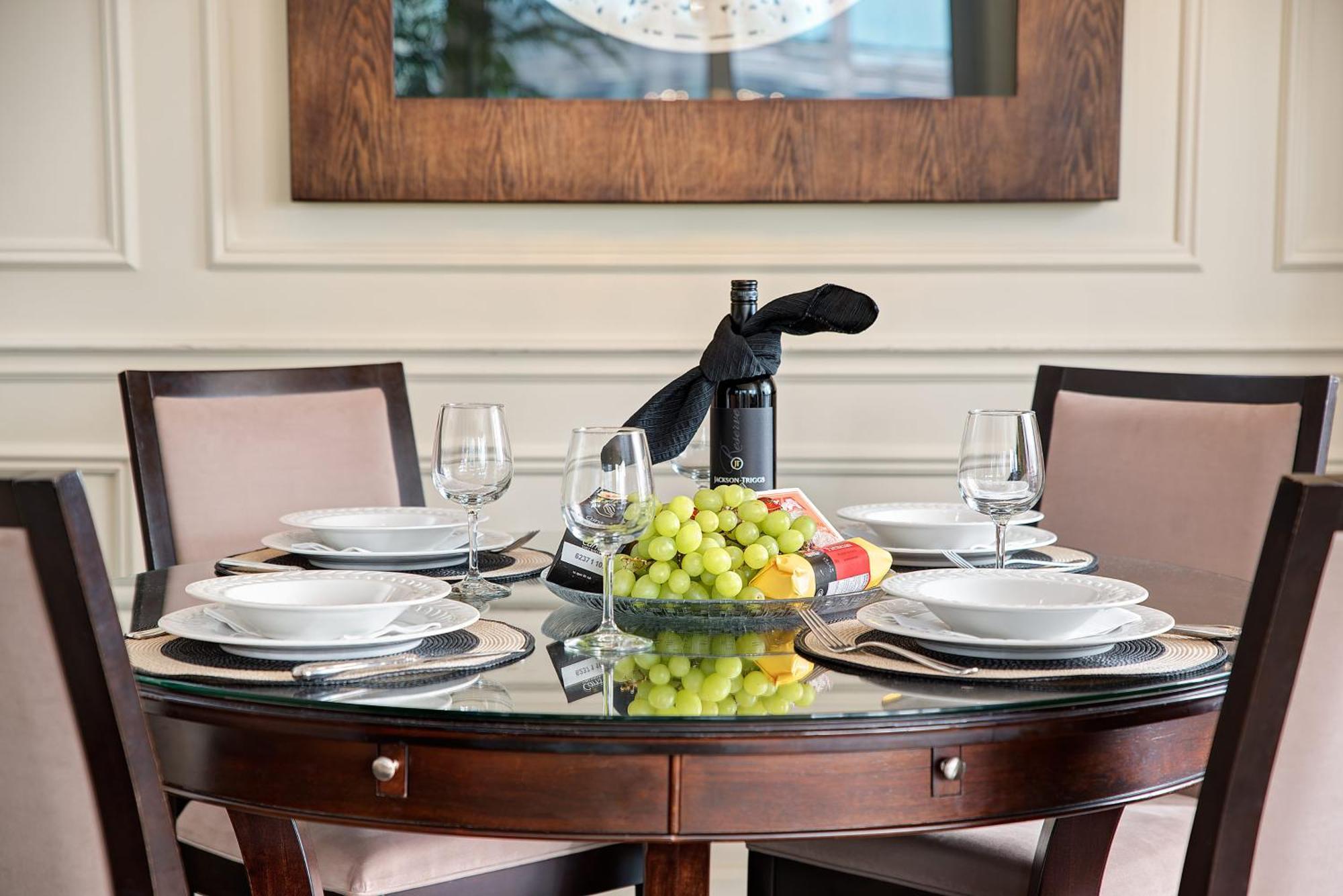 Sky Suites Yorkville Торонто Екстер'єр фото