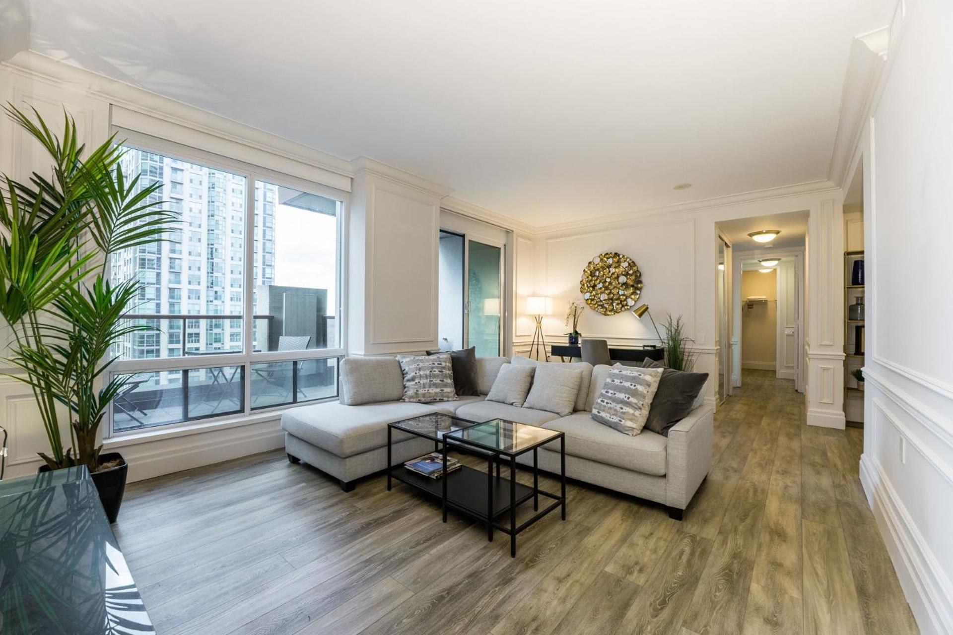 Sky Suites Yorkville Торонто Екстер'єр фото
