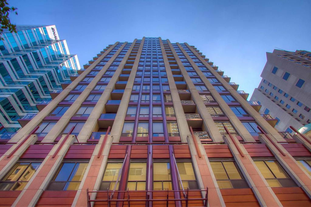Sky Suites Yorkville Торонто Екстер'єр фото