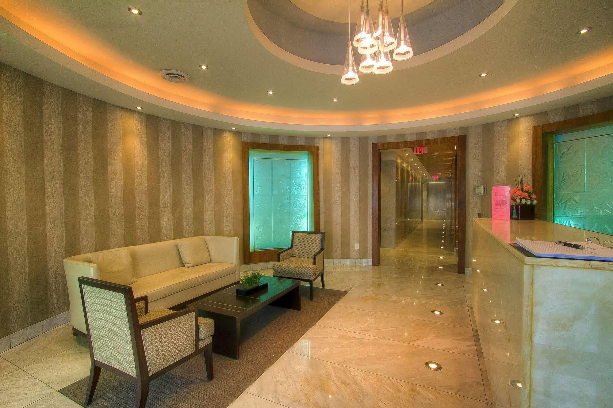 Sky Suites Yorkville Торонто Екстер'єр фото