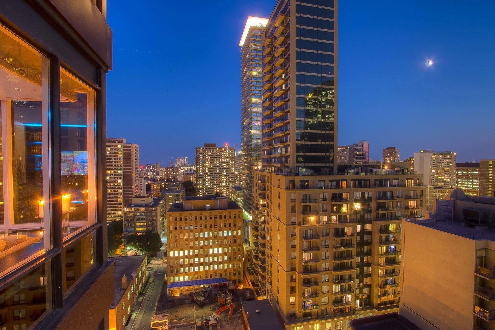 Sky Suites Yorkville Торонто Екстер'єр фото